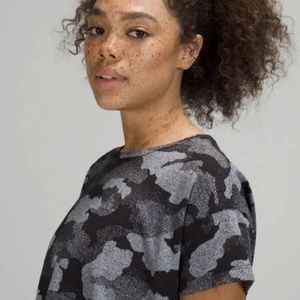 Lululemon t-shirt